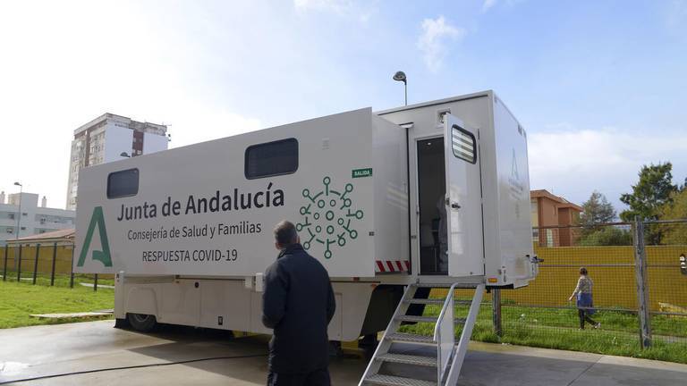 1.144 vecinos de Isla y Villalba, llamados a hacerse el test del Covid entre hoy y mañana
