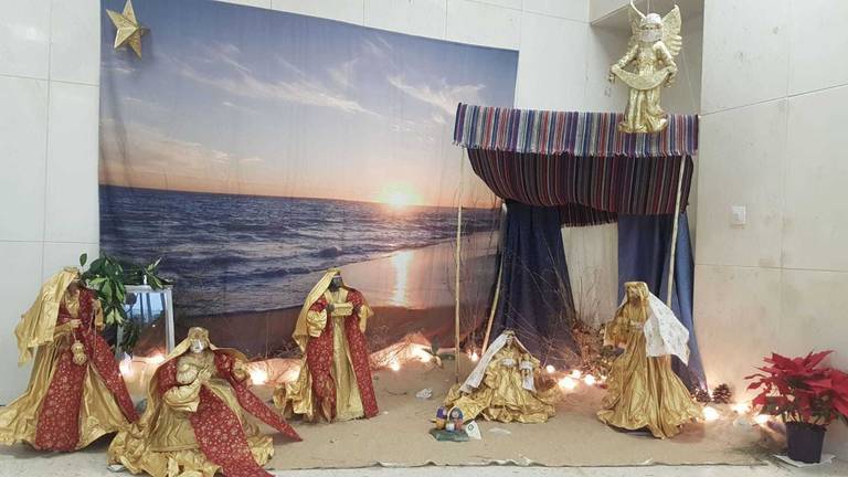 Los sanitarios del Infanta Elena decoran con ilusión su Navidad más atípica 8 Los sanitarios del Infanta Elena decoran con ilusión su Navidad más atípica