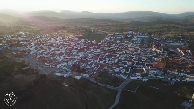 El cura de El Cerro, vacunado por ser considerado miembro del personal de la residencia