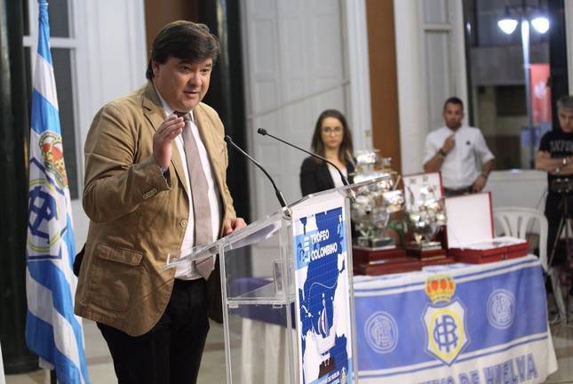 El alcalde desvela la nueva ayuda del Ayuntamiento al Recre: 3,5 millones de euros