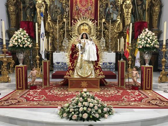 Chucena celebra los cultos de Candelaria a su Patrona antes de despedirla por su restauración