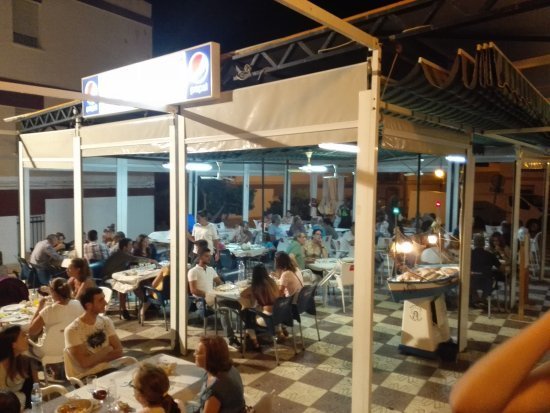 Bares y comercios cerrados en 8 municipios: los pequeños negocios, al límite 1 Bares y comercios cerrados en 8 municipios: los pequeños negocios, al límite
