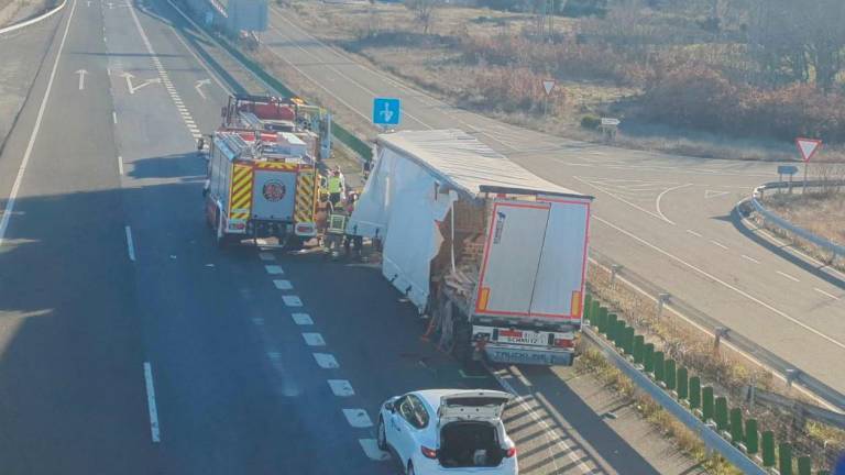 Muere un camionero de Niebla tras chocar contra el guardarraíl en la A-66, en Cabeza de Béjar