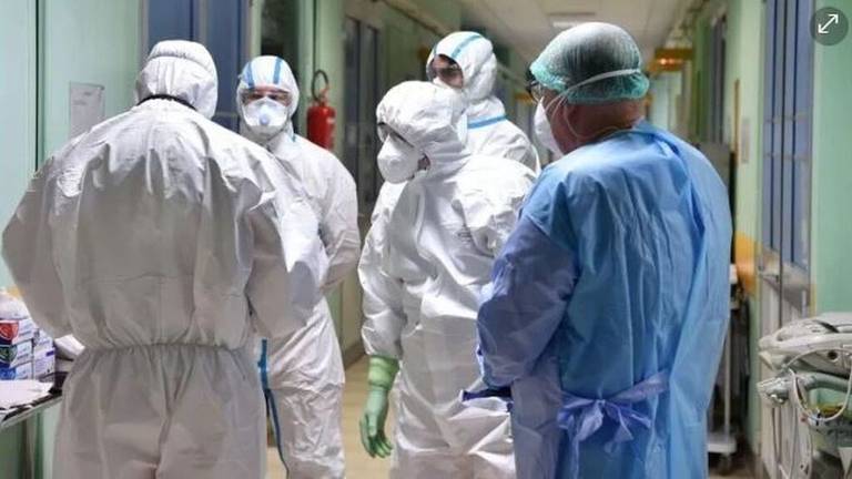 La provincia de Huelva registra 462 nuevos contagios el día en el que cierran 27 municipios