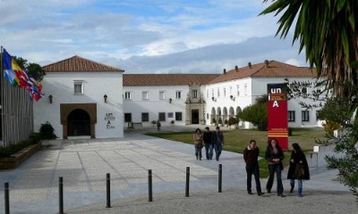 La UNIA presenta su catálogo de másteres oficiales en el II Salón Virtual UNIferia