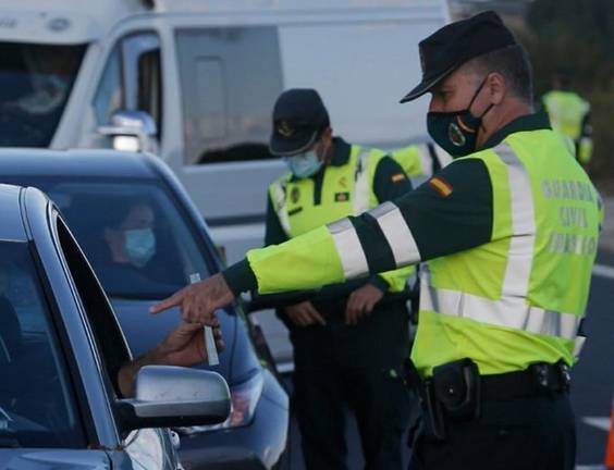 Un accidente con un herido en Niebla corta un carril de la A-49