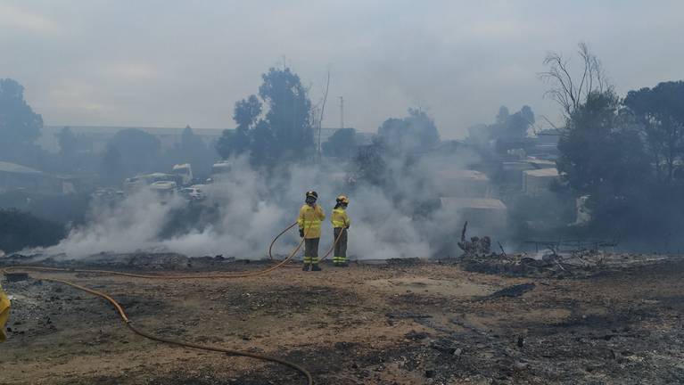 El poblado chabolista arrasado cobijaba a 800 residentes en Palos: cientos de personas lo pierden todo 2 El poblado chabolista arrasado cobijaba a 800 residentes en Palos: cientos de personas lo pierden todo