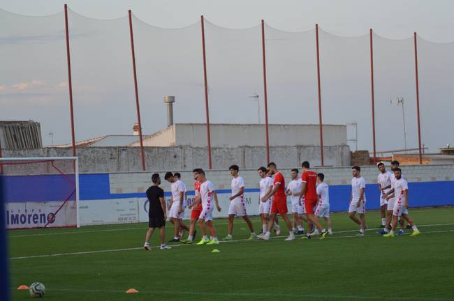 Las bajas marcan la antesala del derbi entre La Palma y el San Roque de Lepe
