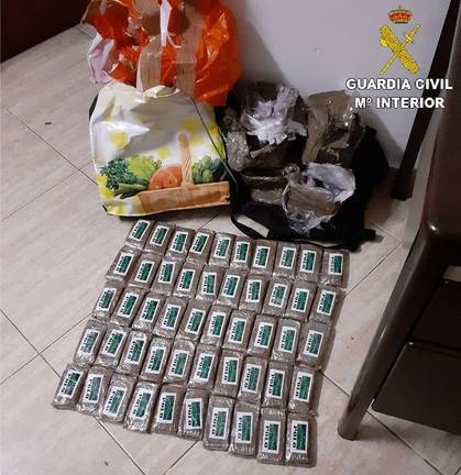 Detenido por la Guardia Civil con 5 kilos de hachís cuando circulaba entre Aroche y Encinasola