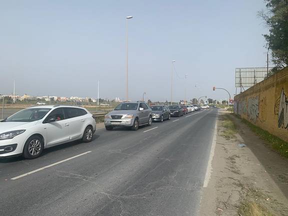 Grandes colas en la vacunación masiva del Nuevo Colombino