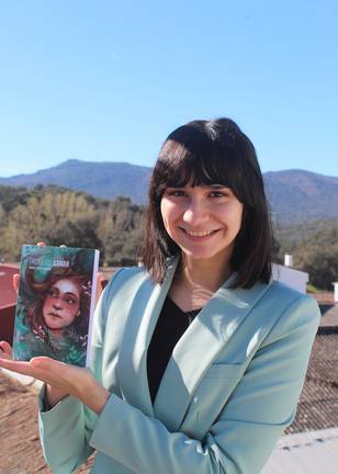La joven repilense Marta López Carmona publica su primer libro
