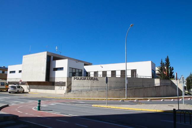 Investigan en Ayamonte a usuarios de web por animar a atentar contra policías locales