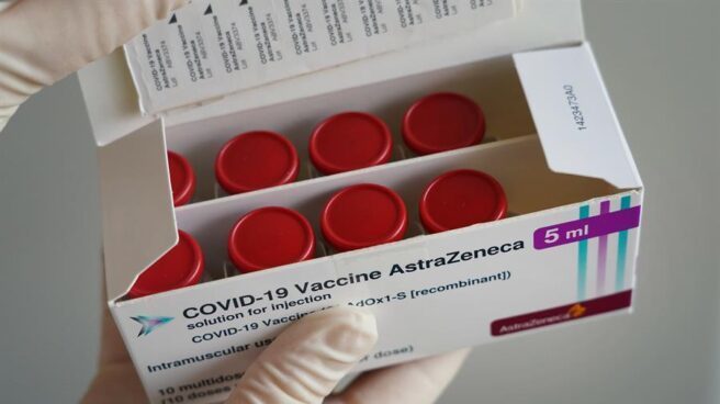 Sanidad plantea vacunar con AstraZeneca a los mayores de 60 años