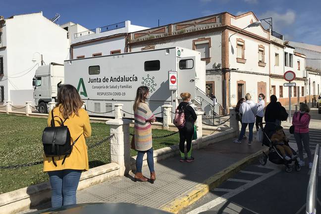Unos 400 vecinos de San Juan se someten hoy al segundo cribado de Covid-19