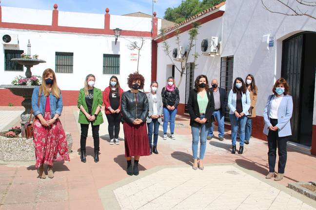 Limón visita la finalización de la ampliación de la Sala de Duelos en Arroyomolinos de León