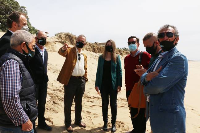 Cs exige una solución efectiva para la pérdida de arena en las playas de El Portil
