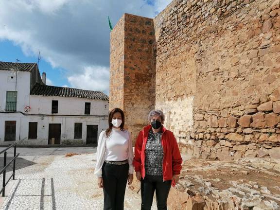 Cumbres de San Bartolomé potencia su oferta turística con la rehabilitación del castillo