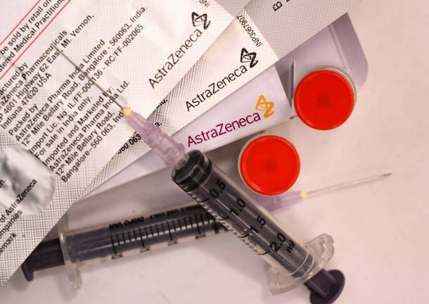 Andalucía paraliza la vacunación con AstraZeneca para menores de 60 años