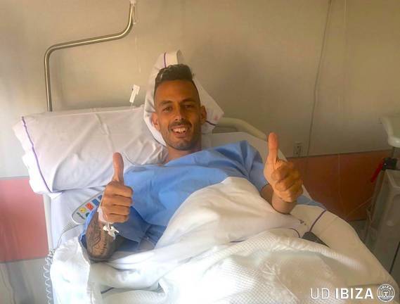 Manu Molina es operado con éxito de su tumor