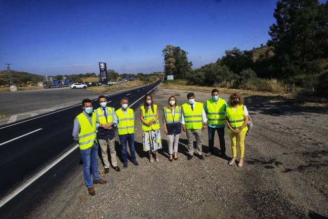 La Junta finaliza las obras en la carretera entre Santa Bárbara de Casa y Cabezas Rubias