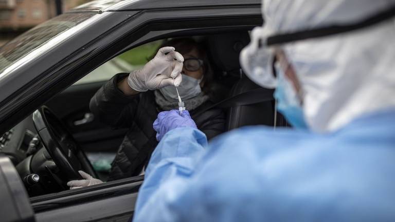 El Covid-19 sigue imparable en Huelva: 144 casos más y dos fallecimientos