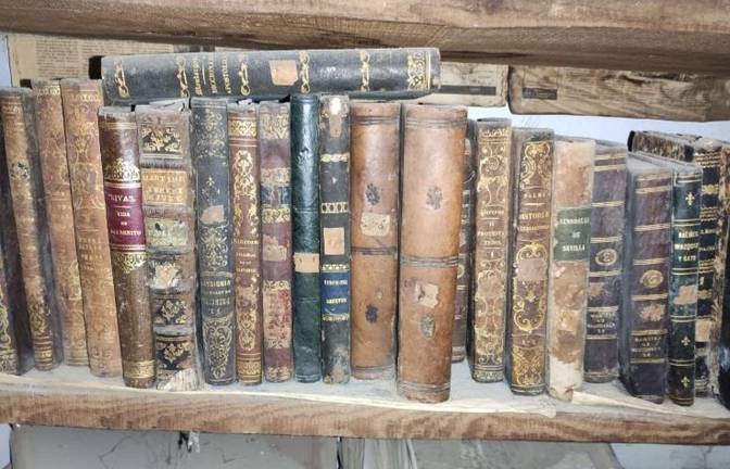Hinojos reescribe la historia gracias al hallazgo de documentación eclesiástica 2 Hinojos reescribe la historia gracias al hallazgo de documentación eclesiástica