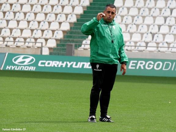 El Recreativo no esperará a Crespo y buscará otro técnico si el nazarí no se decide pronto