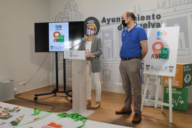 El Ayuntamiento y los Comerciantes de Isla Chica repartirán 10.000 tarjetas rascas en los comercios del barrio