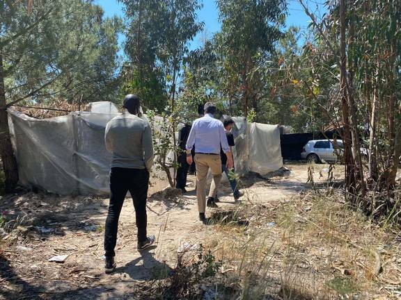 Unidas Podemos denuncia el derribo de chabolas de temporeros y pide indemnizarlos