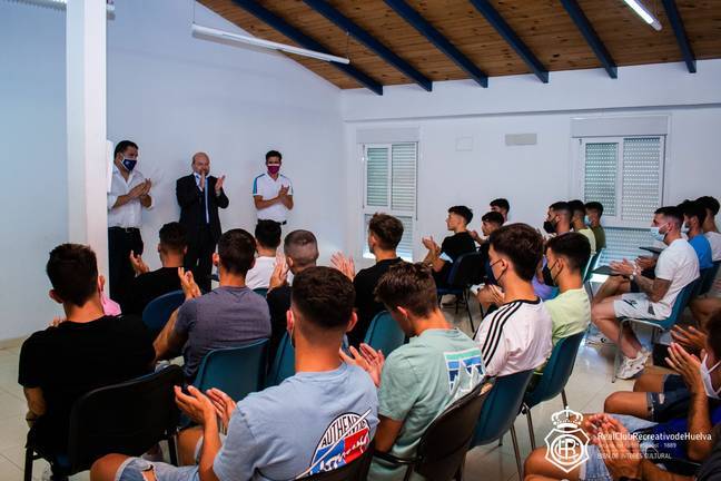 La vibrante arenga del presidente a los nuevos futbolistas del Recreativo