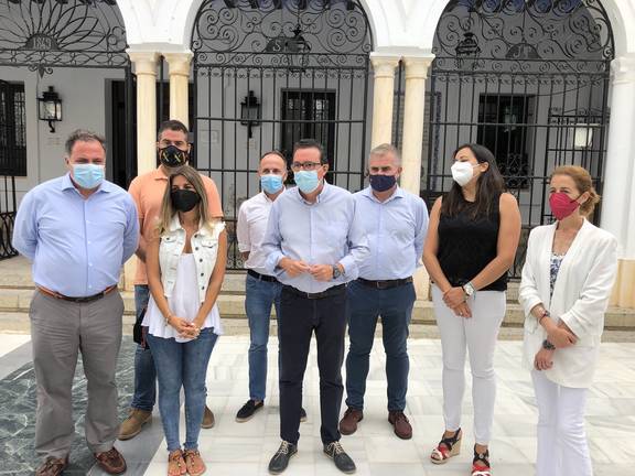 El PP ve “intereses ocultos” en la decisión de la alcaldesa de Almonte
