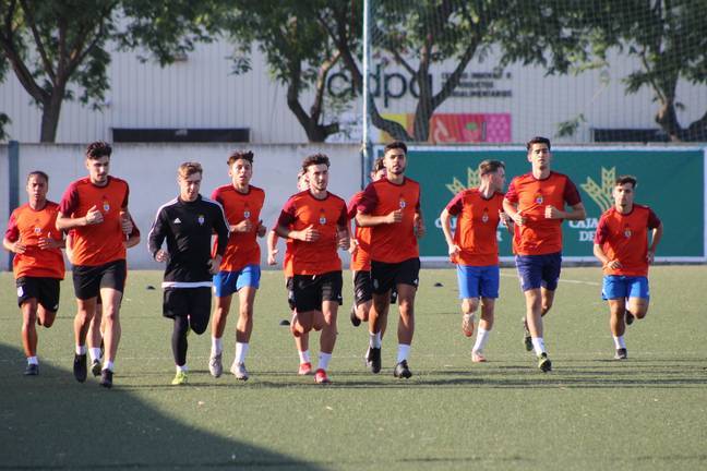 El Recre inicia la segunda semana de la preparación pendiente de Harri y del mercado