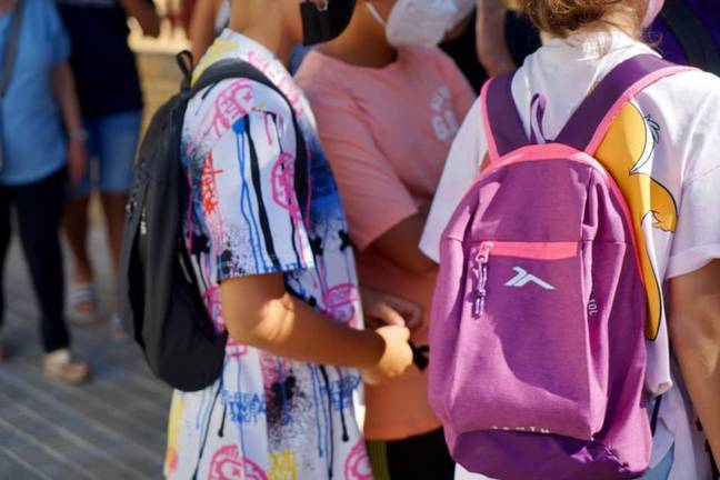 Un alumno en Isla Cristina se niega a acudir a clase con mascarilla
