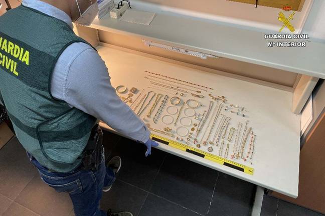 Recuperan la totalidad de joyas sustraídas en un robo en Jabugo