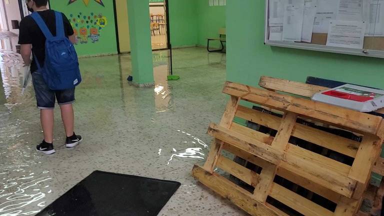 La riada daña 19 centros educativos de la Costa: El regreso escolar se hará por fases