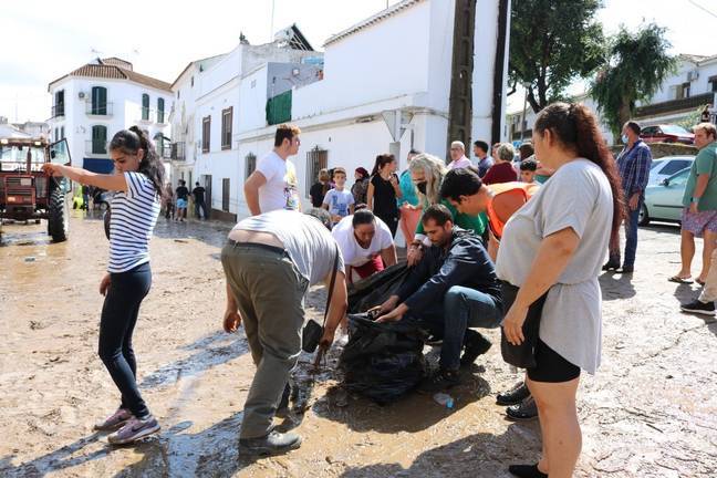 Las cifras del diluvio espantan: hasta 146 litros por m2. Gran despliegue para la reconstrucción 10 Las cifras del diluvio espantan: hasta 146 litros por m2. Gran despliegue para la reconstrucción