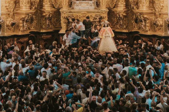 La Virgen del Rocío volverá a su Santuario en la aldea en Mayo, por clamor popular