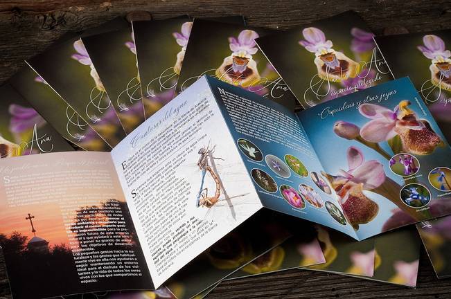 Sierra Photography publica un folleto sobre el medio ambiente y el turismo en Santa Ana la Real