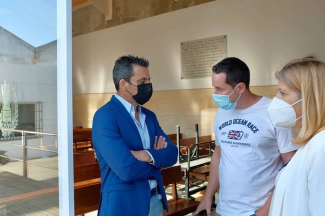 El cementerio de Ayamonte se prepara para el Día de los Difuntos