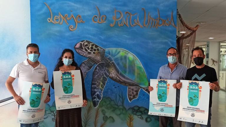Los pescadores de Punta Umbría se comprometen con la conservación de las tortugas marinas