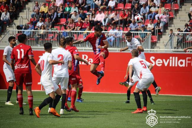 El Sevilla da una de cal y otra de arena al Recreativo