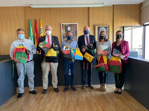Isla Cristina entregará kits escolares a las familias con menos recursos
