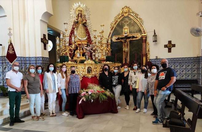 Baño de nardos a la Virgen del Rosario