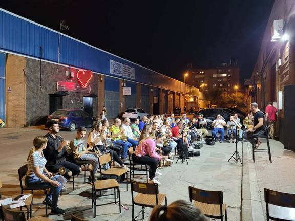 Obligan a la Banda de La Cena a cesar sus ensayos por las quejas de un local de ocio nocturno