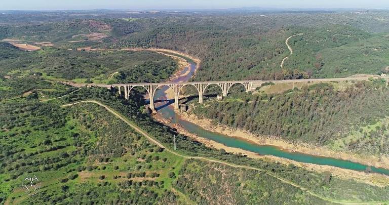 Crespo insiste en financiar la presa de Alcolea y el túnel de San Silvestre con fondos UE