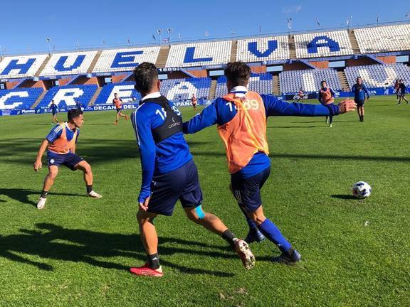 El Recreativo recupera a Fraile y Barragán y sigue pendiente de Terán