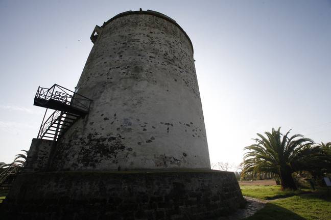 Torre Canela se emplaza en el término municipal de Ayamonte