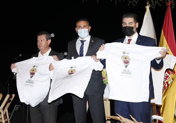 Pueblos Bonitos de España (Almonaster) inician una campaña solidaria por el volcán