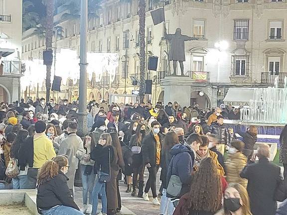 Sanidad pide limitar participantes en eventos sociales en plena euforia prenavideña