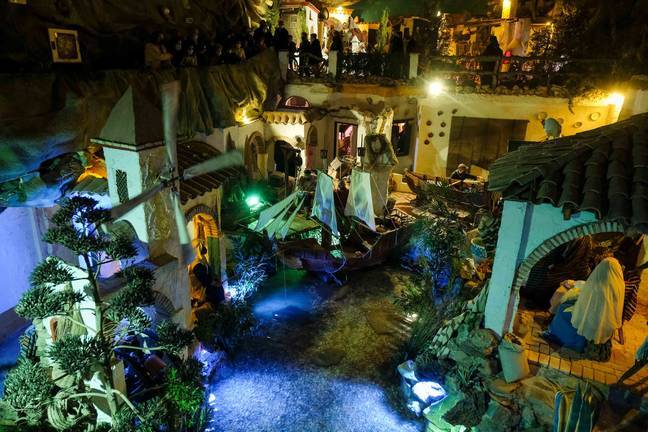 Beas nos regala las mejores postales navideñas con su icónico Belén Viviente